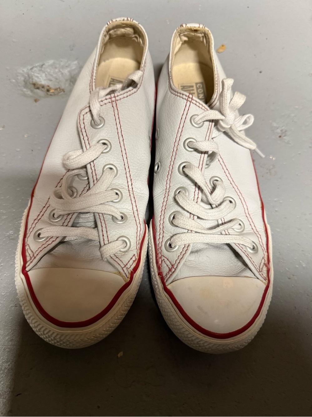 Converse Chuck Taylor All Star Low Leather - White / Red Stitch - Womens US 5